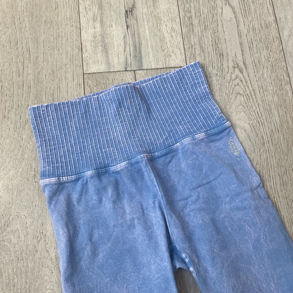 FREE PEOPLE MOVEMENT LEGGINGS !!! - Picture 3 of 9
